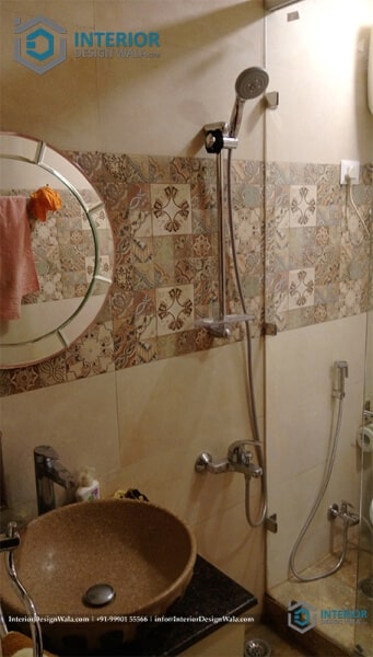 https://interiordesignwala.com/userfiles/media/webnoo.in.net/14-simple-bathroom-interior-with-counter-top-basin-and-c.jpg